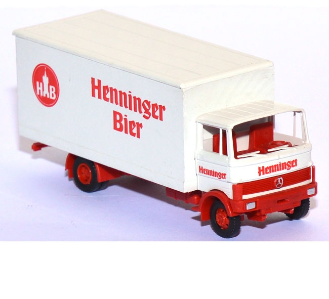 Mercedes-Benz Koffer-LKW Henninger Bier weiß