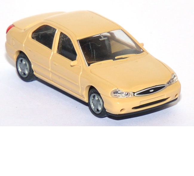 Ford Mondeo Ghia beige