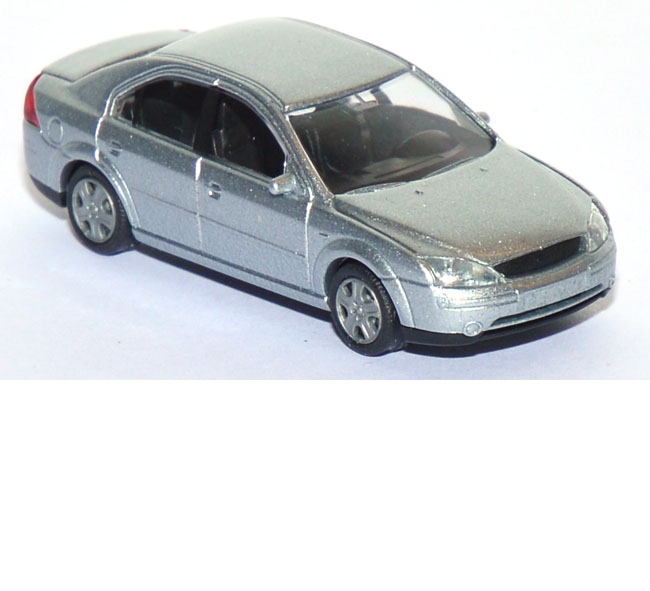 Ford Mondeo Ghia silber