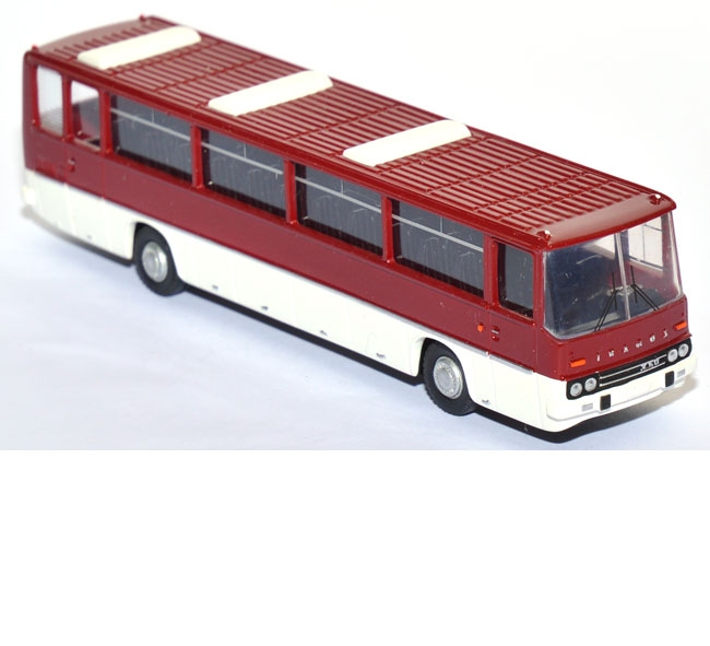 Ikarus 250 Reisebus weinrot