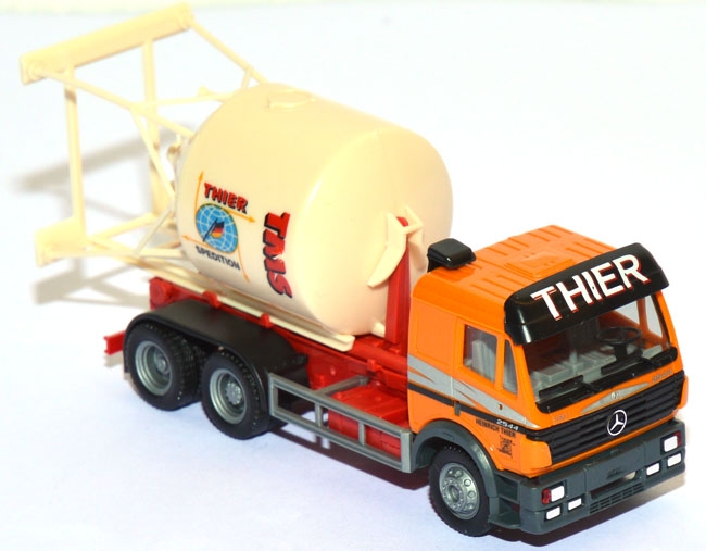 Mercedes-Benz SK 94 Zement-Silo Transporter Thier orange