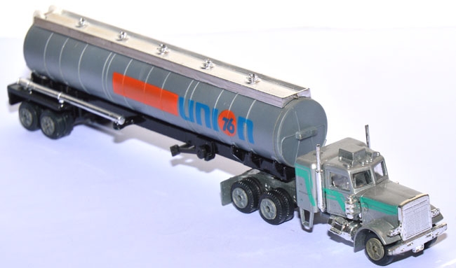 Kenworth W900 Tanksattelzug Union 76 silber
