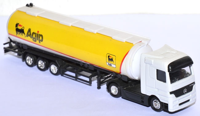 Mercedes-Benz Actros Tanksattelzug Agip weiß