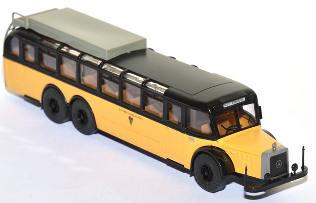 Mercedes-​Benz O 10000 Reisebus Österreichische Post
