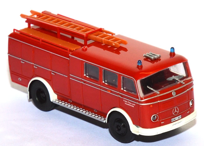 Mercedes-Benz LP311 Pullmann TLF 16 Feuerwehr Visselhövede rot