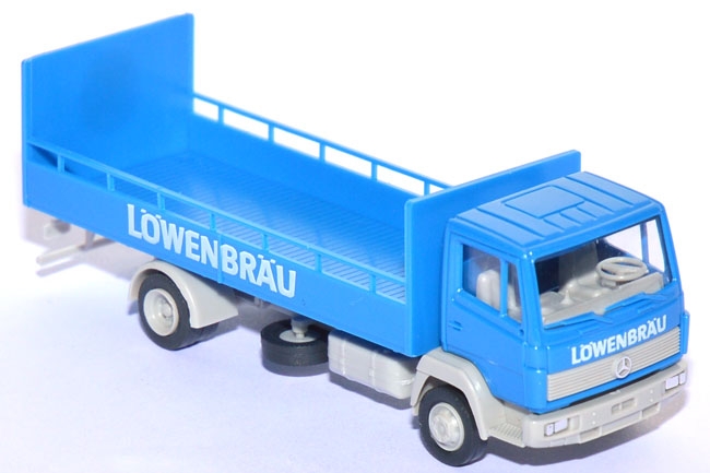 Mercedes-​Benz 814 Bierpritsche Löwenbräu München blau