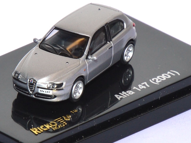 Alfa Romeo 147 silber