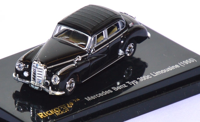 Mercedes-Benz 300C Limousine schwarz