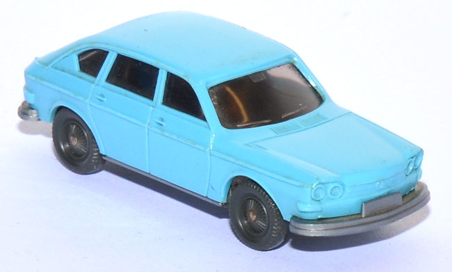 VW 411 Limousine hellblau