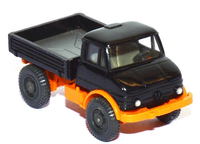 Mercedes-​Benz Unimog U 406 schwarz