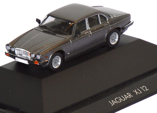 Jaguar XJ 12 5,3 graumetallic