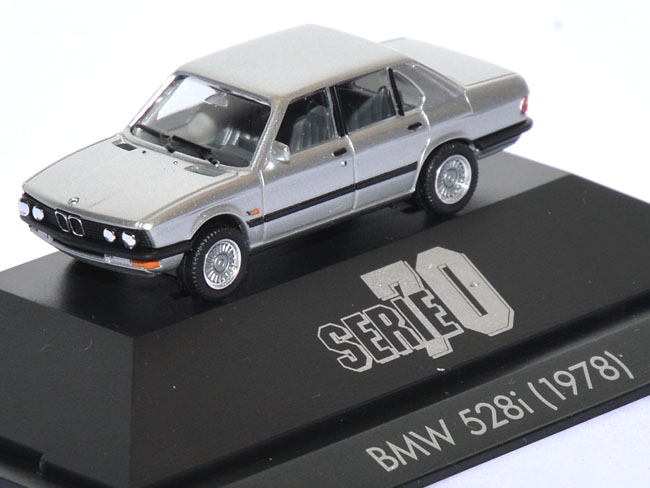 BMW 528i silber