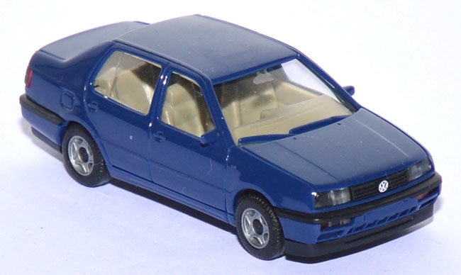 VW Vento GL blau