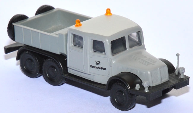 Tatra T 141 Schwerlastzugmaschine 6x6 Deutsche Post grau