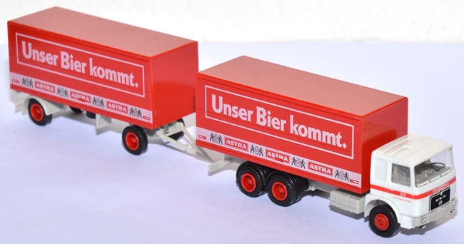 MAN F 80 Getränkepritsche-​Lastzug - Astra - Unser Bier kommt