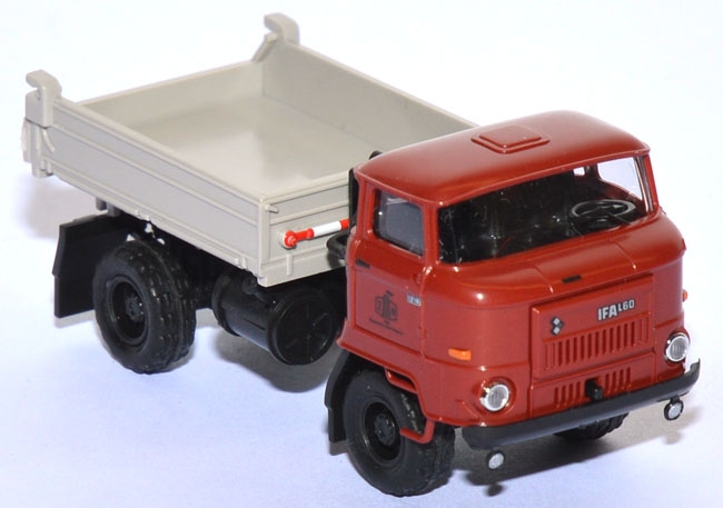 IFA L60 LKW 4x4 Dreiseitenkipper Niederdruckreifen Ziegelei Rotes Banner rot