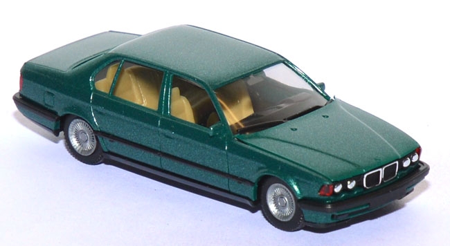 BMW 740 iL islandgrünmetallic