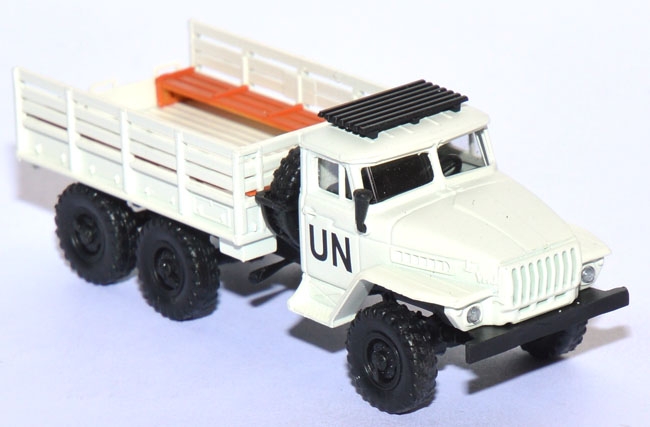 Ural Mannschaftspritschen-​Lkw UN