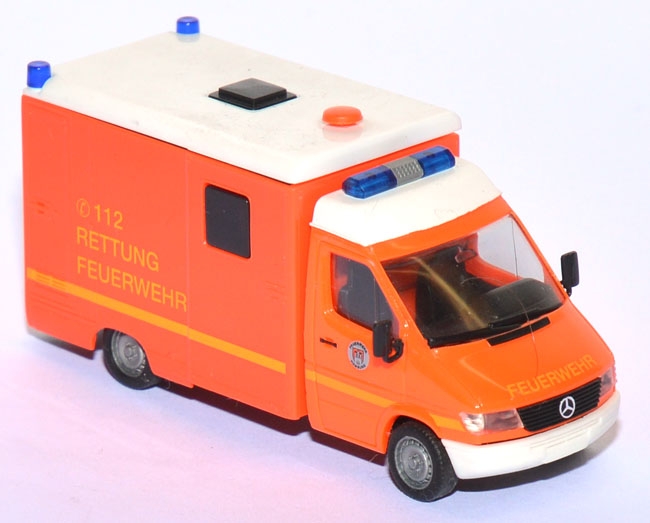 Mercedes-Benz Sprinter Strobel RTW Feuerwehr Hamburg leuchtrot