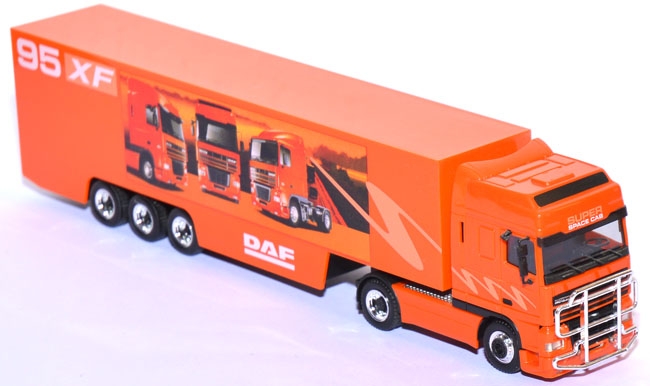 DAF 95 XF Super Space Cup Koffersattelzug orange