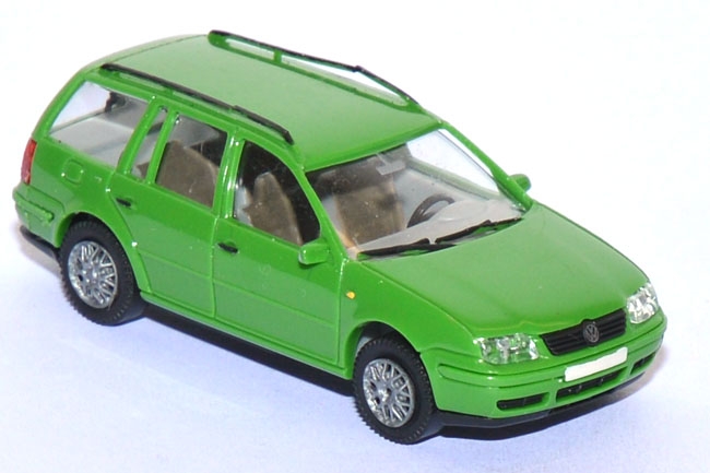 VW Bora Variant grasgrün