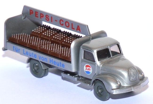 Magirus S 3500 Getränkewagen Pepsi-​Cola silber