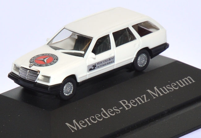 Mercedes-Benz 300 TE -  Mercedes-Benz Oldtimer Service weiß