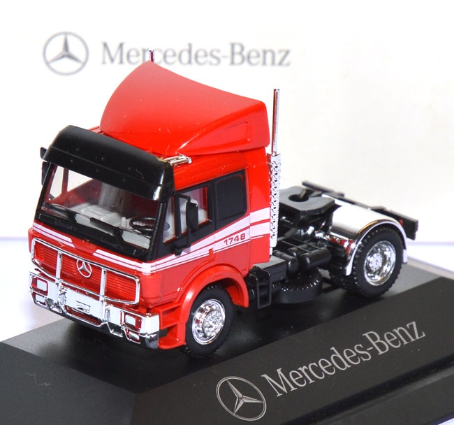 Mercedes-Benz SK 1748 Solozugmaschine rot