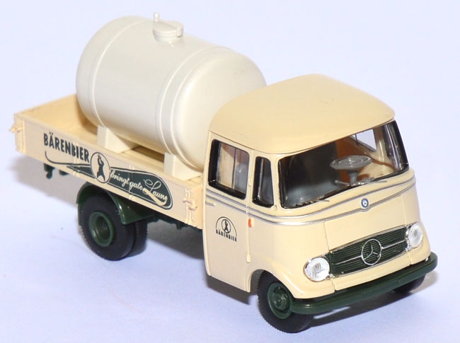 Mercedes-Benz L 319 Pritschen-LKW mit Tank Bärenbier cremeweiß