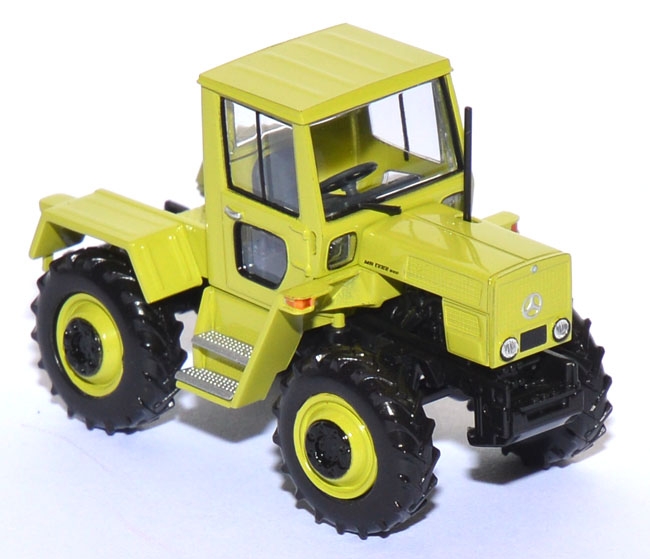 Mercedes-​Benz Trac 800 hellgrün