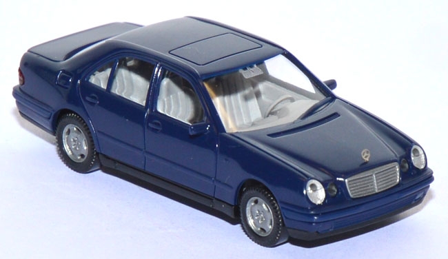 Mercedes-​Benz E 230 stahlblau