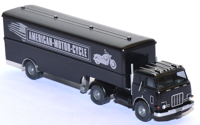 Mack FM 786 ST  - Stilisierter US Koffersattelzug American-Motoer-Cycle