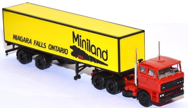 DAF 3300 Koffersattelzug Miniland Niagara Falls Ontario