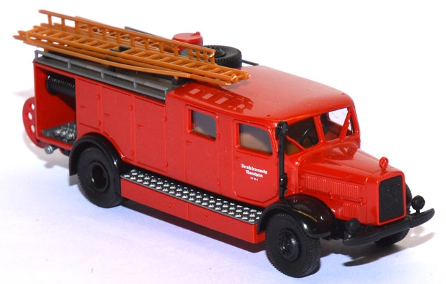 Mercedes-Benz L 4500 S LF 25 Berufsfeuerwehr Mannheim rot