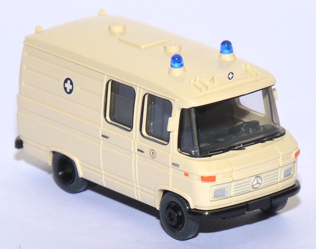 Mercedes-Benz L 409 RTW Rettungswagen Polizei Berlin hellelfenbein