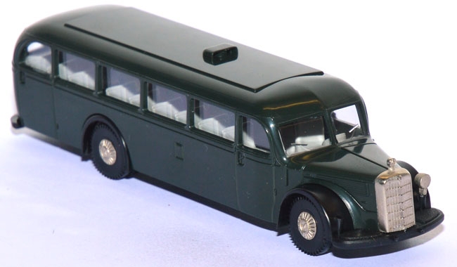 Mercedes-​Benz Bus O 5000 tannengrün