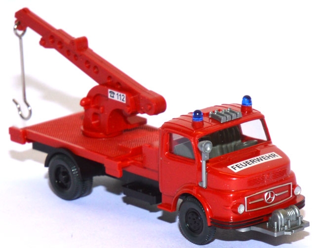 Mercedes-Benz L 1513 Kurzhauber Kranwagen Feuerwehr rot