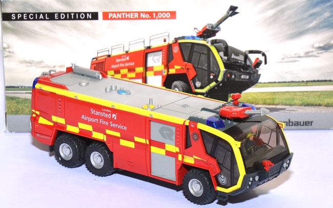 Rosenbauer Panther 3 6x6 FLF Flugplatz-Feuerwehr London Stansted Airport