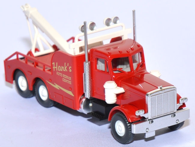 Peterbilt 359 Abschleppwagen Hank´s Auto Repair Centre karminrot