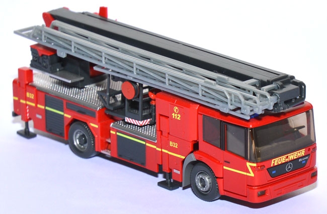 Mercedes-​Benz Econic Hubrettungsbühne Rosenbauer B32