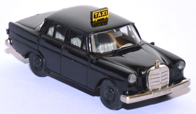 Mercedes-Benz 190 C (W110) Limousine Taxi schwarz