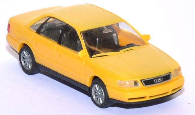 Audi A6 (C4) gelb