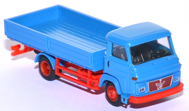 MAN 270 Pritschen-LKW blau