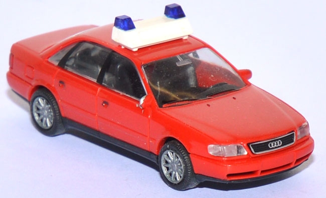 Audi A6 Limousine Feuerwehr rot