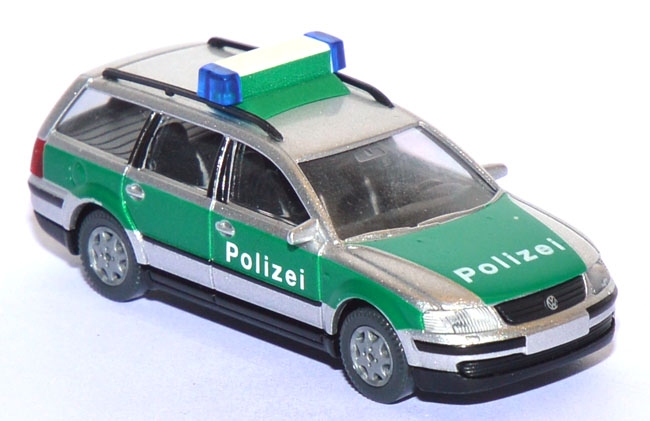 VW Passat 6 Variant Polizei minzgrün