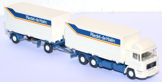 MAN F 90 Wechselpritschen-Lastzug Riedel-​​de Haen weiß