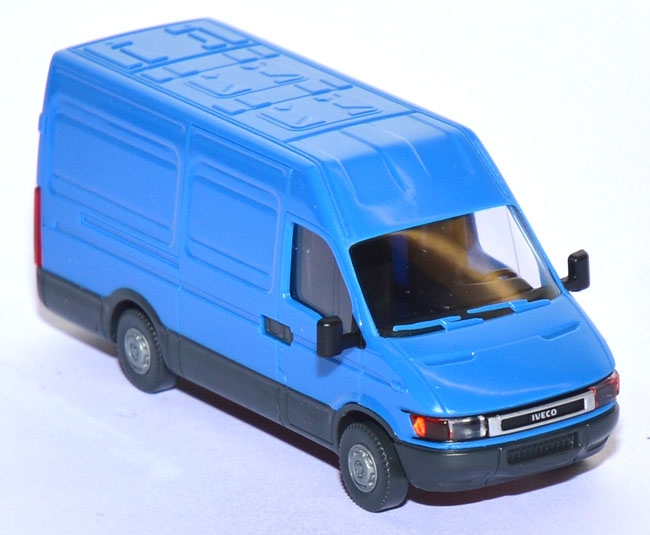 Iveco Daily Kasten HD signalblau