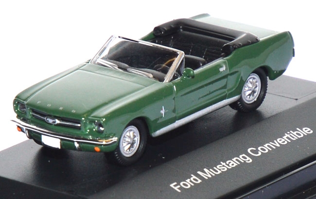 Ford Mustang Convertible Cabrio grün