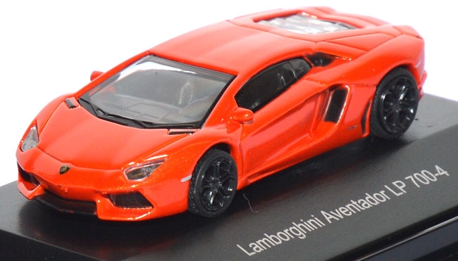 Lamborghini Aventador LP 700-4 rot