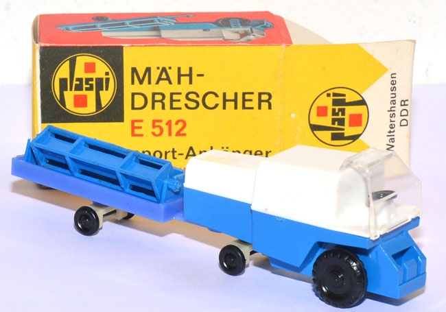 Mähdrescher E 512 mit Transport-Anhänger